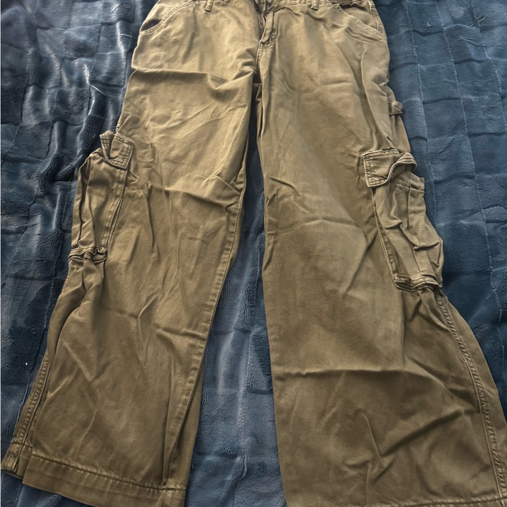 Women's Cargo Pants in Green